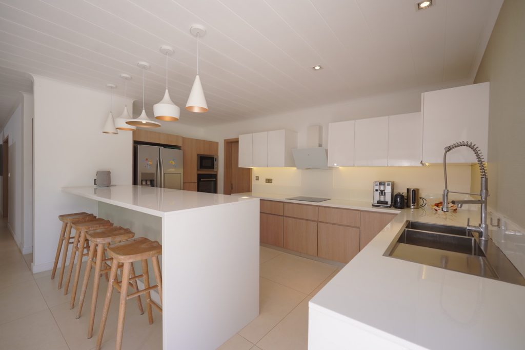 Spacieuse Villa 301 m2 avec  4 chb + 1 bureau à Grand Baie