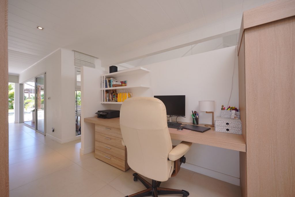 Spacieuse Villa 301 m2 avec  4 chb + 1 bureau à Grand Baie