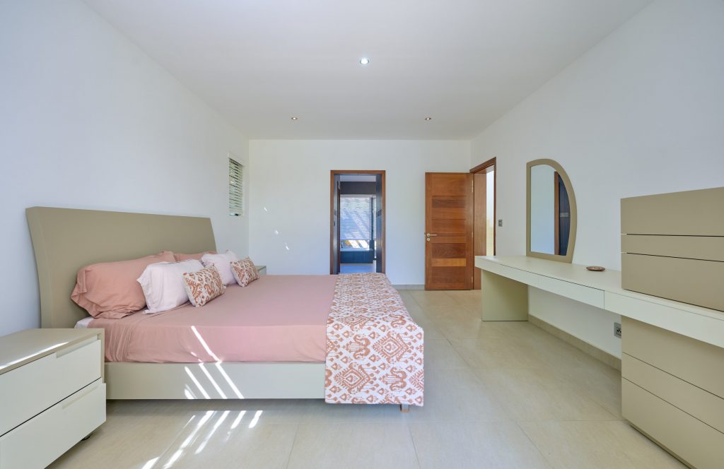 Spacieuse Villa 4 Chb de 369 m2 à Pereybère