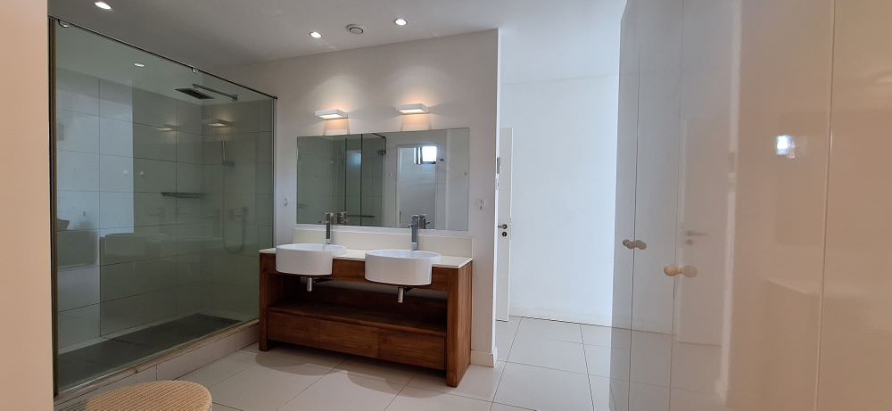 Luxueuse villa avec place de bateau