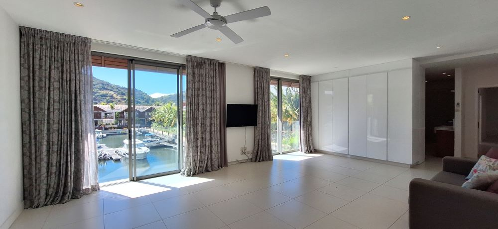 Luxueuse villa avec place de bateau