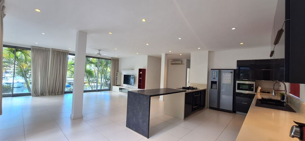 Luxueuse villa avec place de bateau