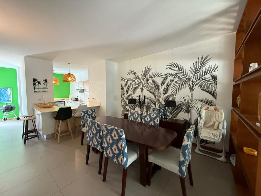 Grand triplex 248 m2 à Peyrebere